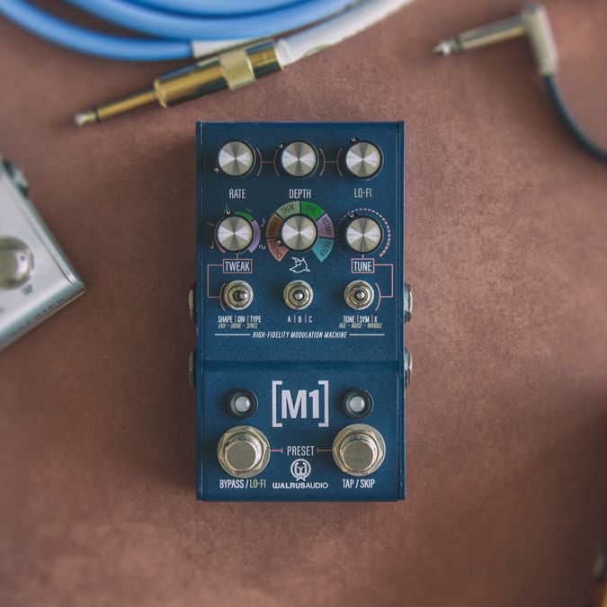 MULTIVERSE + と walrus audio M1 Walrus Audio debuts hugely