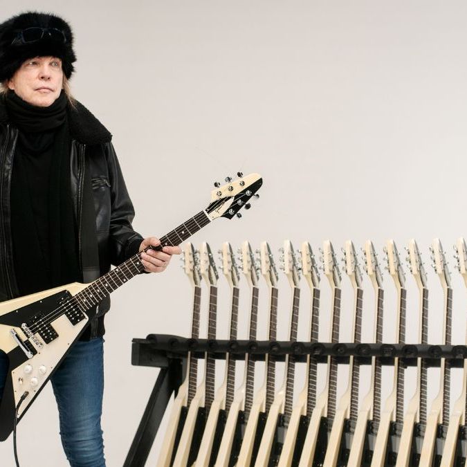 Guitare miniature Flying V de Michael Schenker Scorpions
