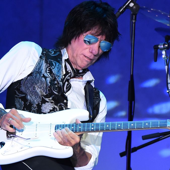 Jeff Beck's Guitar Style: The Complete & Authorised Guide to