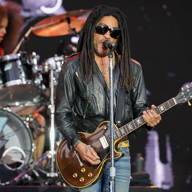 Lenny Kravitz used to buy guitars from fans in parking lots
