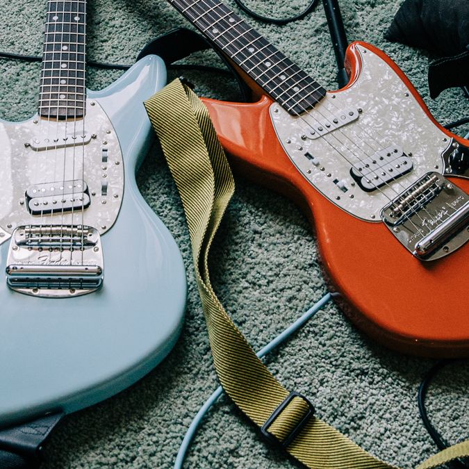 【改造品】Fender  Cobain Jag-Stang Fender Kurt Cobain Jag-Stang - Fiesta Red – Grayson's Tunetown