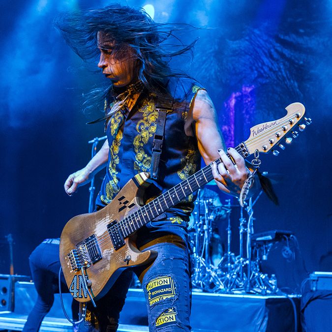 Why Nuno Bettencourt prefers unfinished Washburn N4 guitars