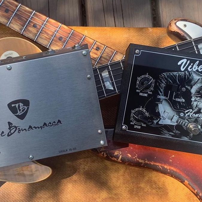 ギター Shin-ei Vibe Uni Vibe Shin-ei, the company behind the Uni-Vibe and Vibe-Bro