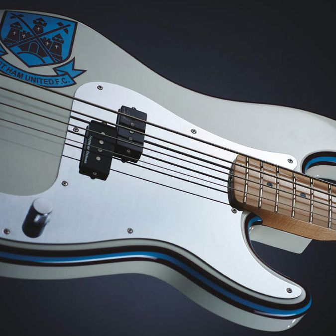 美品 FENDER Steve Harris Precision Bass Fender Steve Harris Precision Bass - Olympic White | Sweetwater