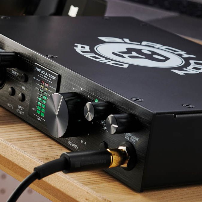 black lion audio revolution 2x2 最終値下げ Revolution 2×2 – Black Lion Audio
