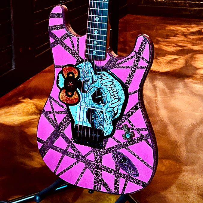 ギター Limited Edition Hello Kitty Stratocaster Always wanted a Hello Kitty Stratocaster? Today's your lucky day