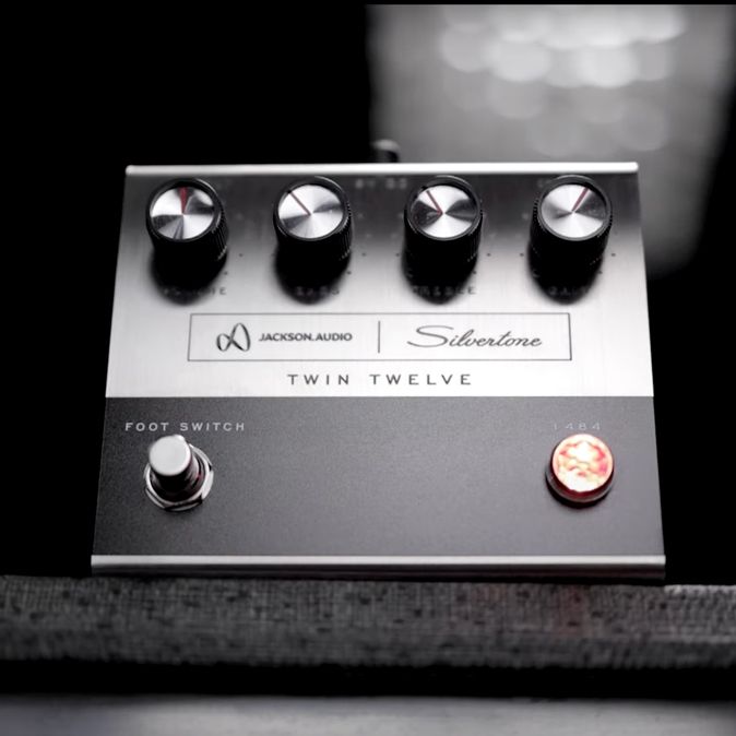 Silvertone's sought-after Twin Twelve 1484 amp hits the