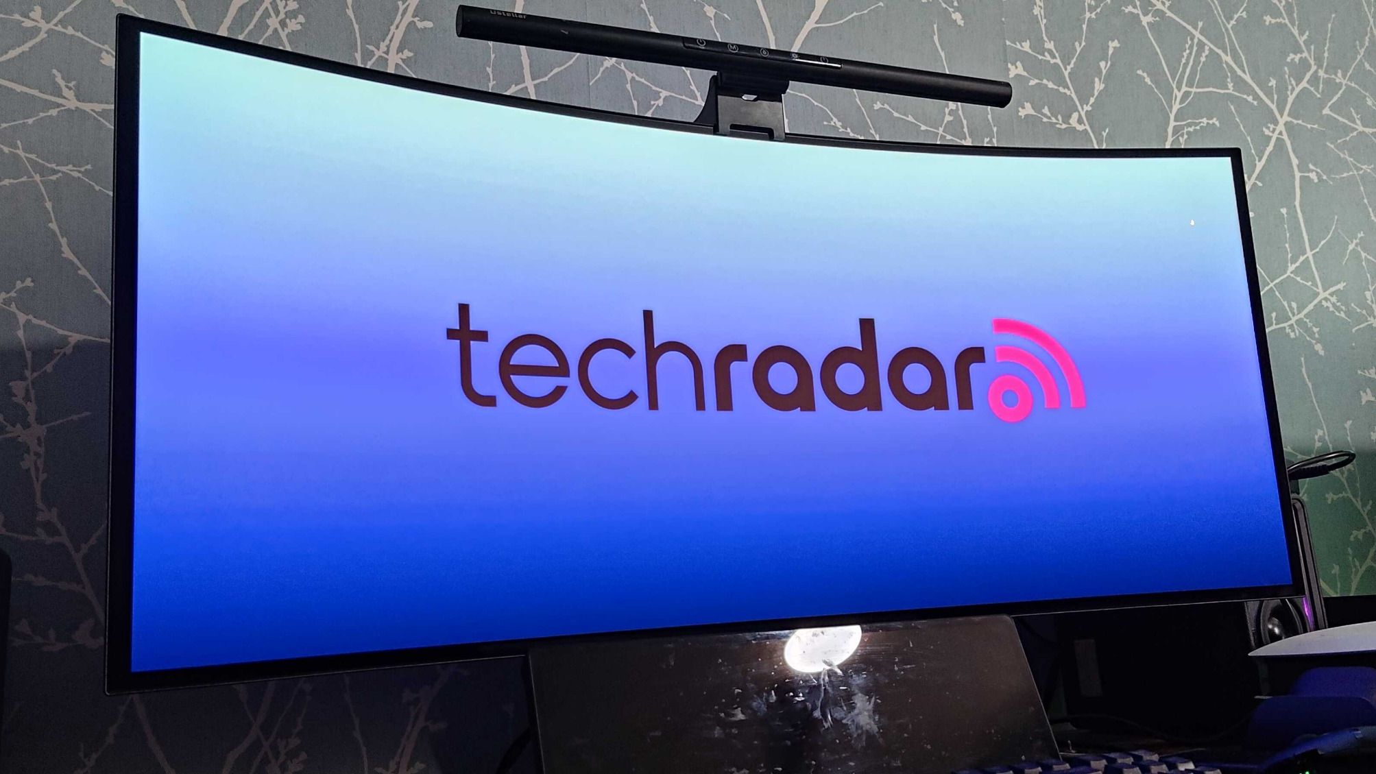 TechRadar logo on LG 39GX950B-B