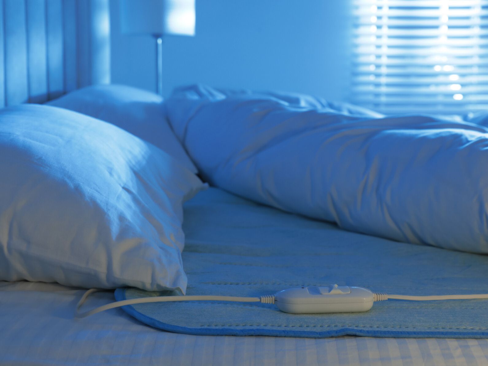 Can you use an electric blanket on a memory foam mattress? do's
