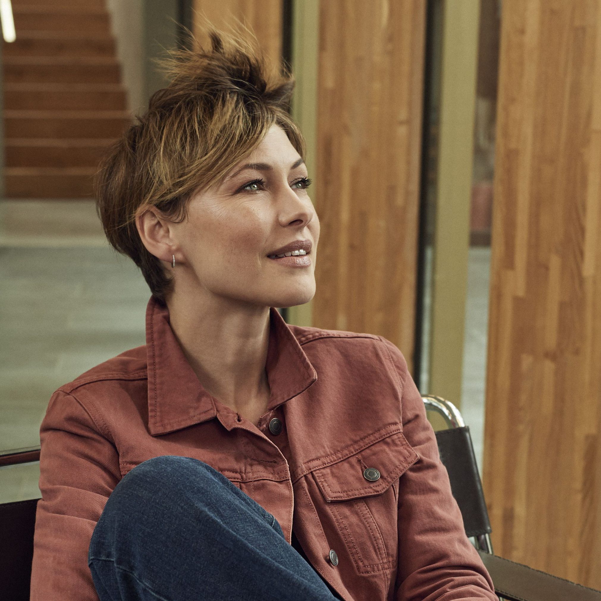 エマウィリス カシミヤ 100% ネクタイ EMMA WILLIS | Emma Willis Editorial Stock Photo - Stock Image