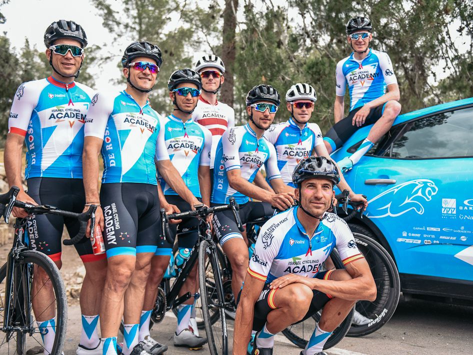 支給品 Israel Cycling Academy スーツ イスラエル - メルカリ