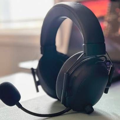 Razer BlackShark V2 HyperSpeed review: Great wired, poor