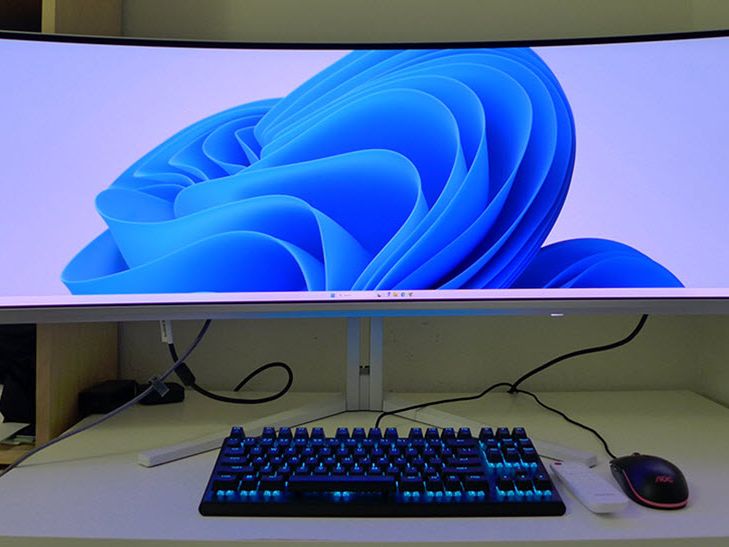 Philips Evnia 49M2C8900 240 Hz QD-OLED gaming monitor review