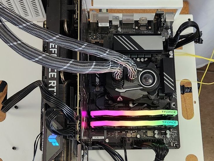 Gigabyte B760M DS3H AX Motherboard Review: Entry-level Micro ATX