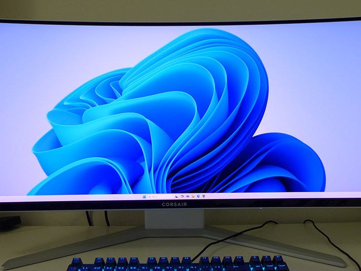 【18】4K PCモニター Seiki's 40-inch 4K display is a desk-dominating beauty for