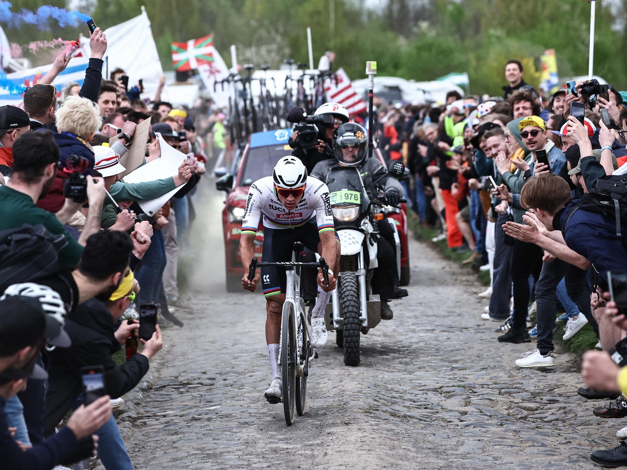 ⋱♱⋰ ⋱♱フランス　　ルーバー⋱♱⋰ ⋱✮⋰ ⋱♱ What is the Carrefour de l'Arbre? The last chance for glory in