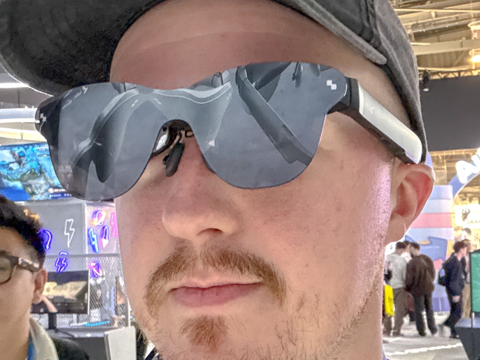 I tried the RayNeo Air 4 Pro, and the new HDR10 visuals are