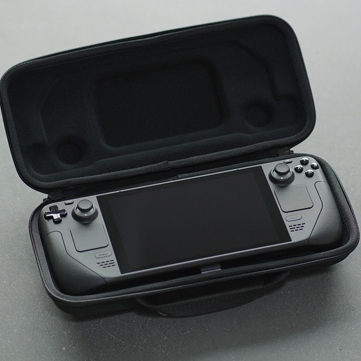 Steam Deck Edges Nearer to Release: Carrying Case and Packaging