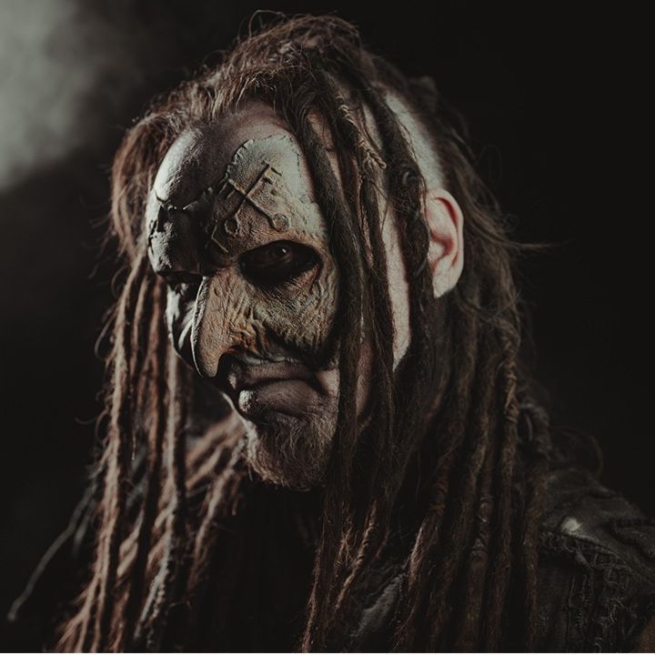 I'm the only guy who wears a mask but still has a face.