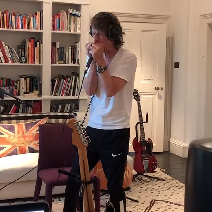 ローリング・ストーンズのミックジャガーのハーモニカ ローリング