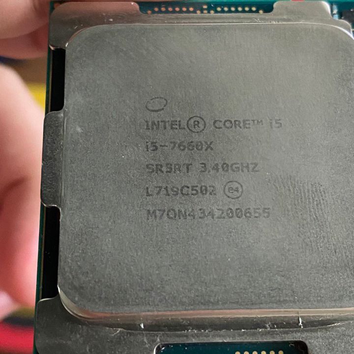 Mythical Intel Core i5-7660X Smiles For The Camera | Tom's Mythical Intel Core i5-7660X Smiles For The Camera | Tom's