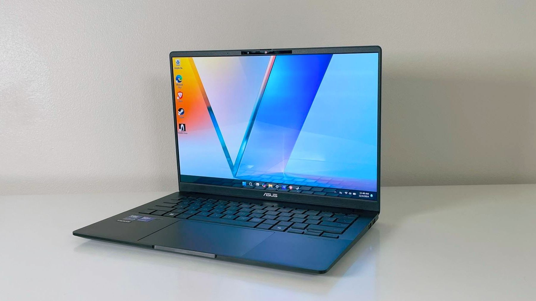 Asus Vivobook S14 (Q423) review: A few surprising strengths and