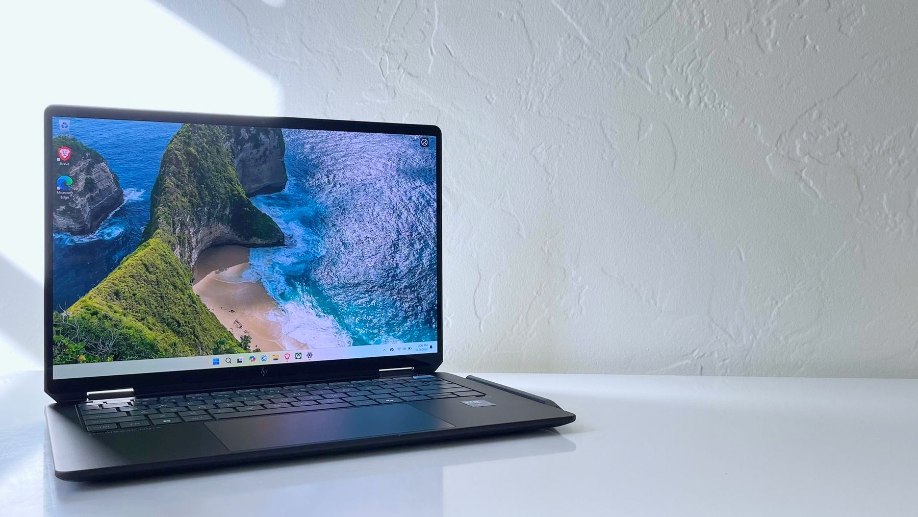 HP Omnibook Ultra Flip 14 review: A productivity laptop with a