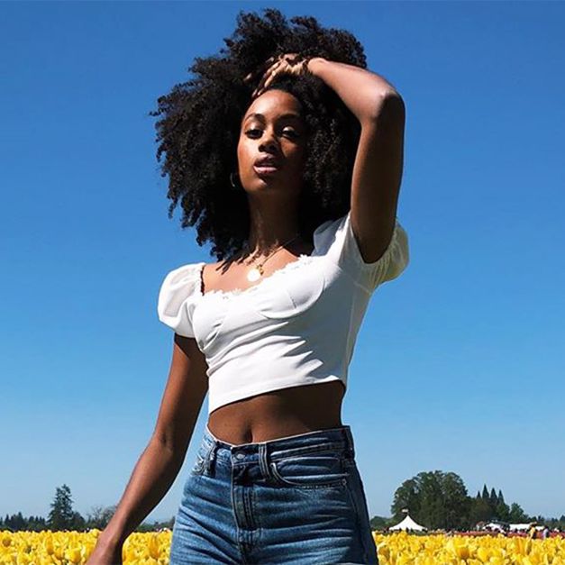 12 Summer Wardrobe Staples French Women Have in Their Closet | Who