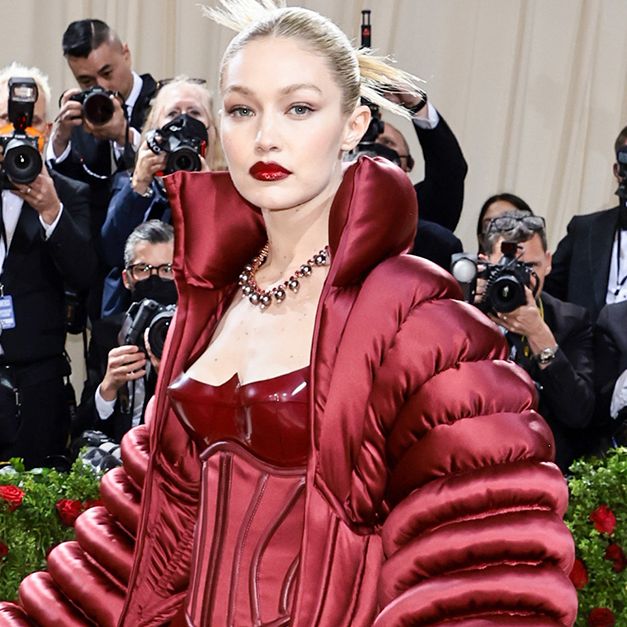 met gala 2022 red dress Jessica Chastain Wore Gucci To The 2022 Met Gala