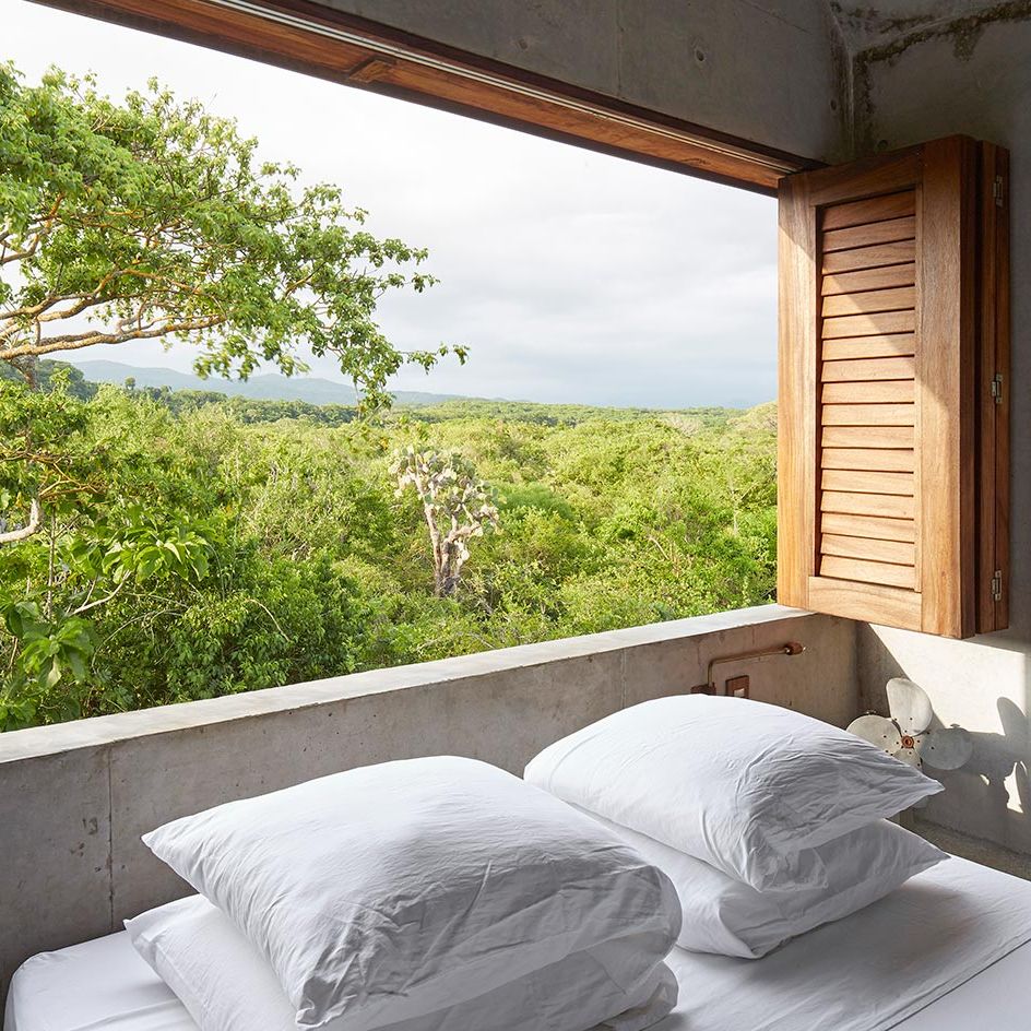 Arinco-houseです A First-Time Architect Creates Casa Tiny, a Dreamy Ocean Retreat
