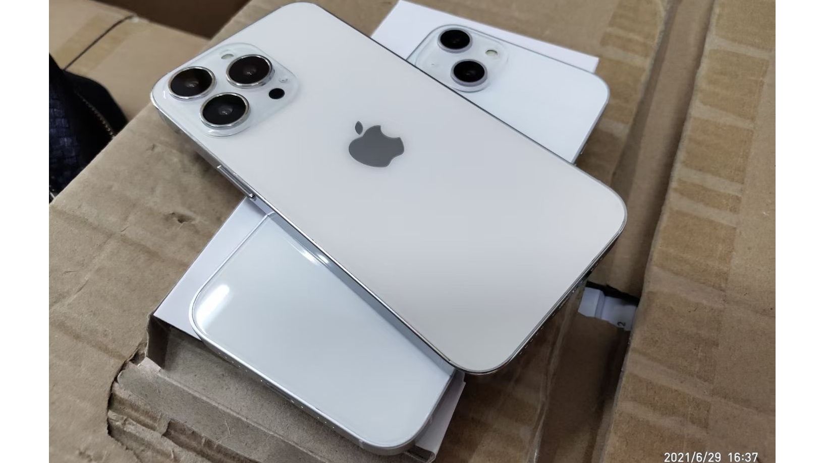 iPhone - ¨̮⑅*5/13#ayk୨୧⑅* Amazon.com: Apple iPhone 13 (512GB, Starlight) [Locked] +