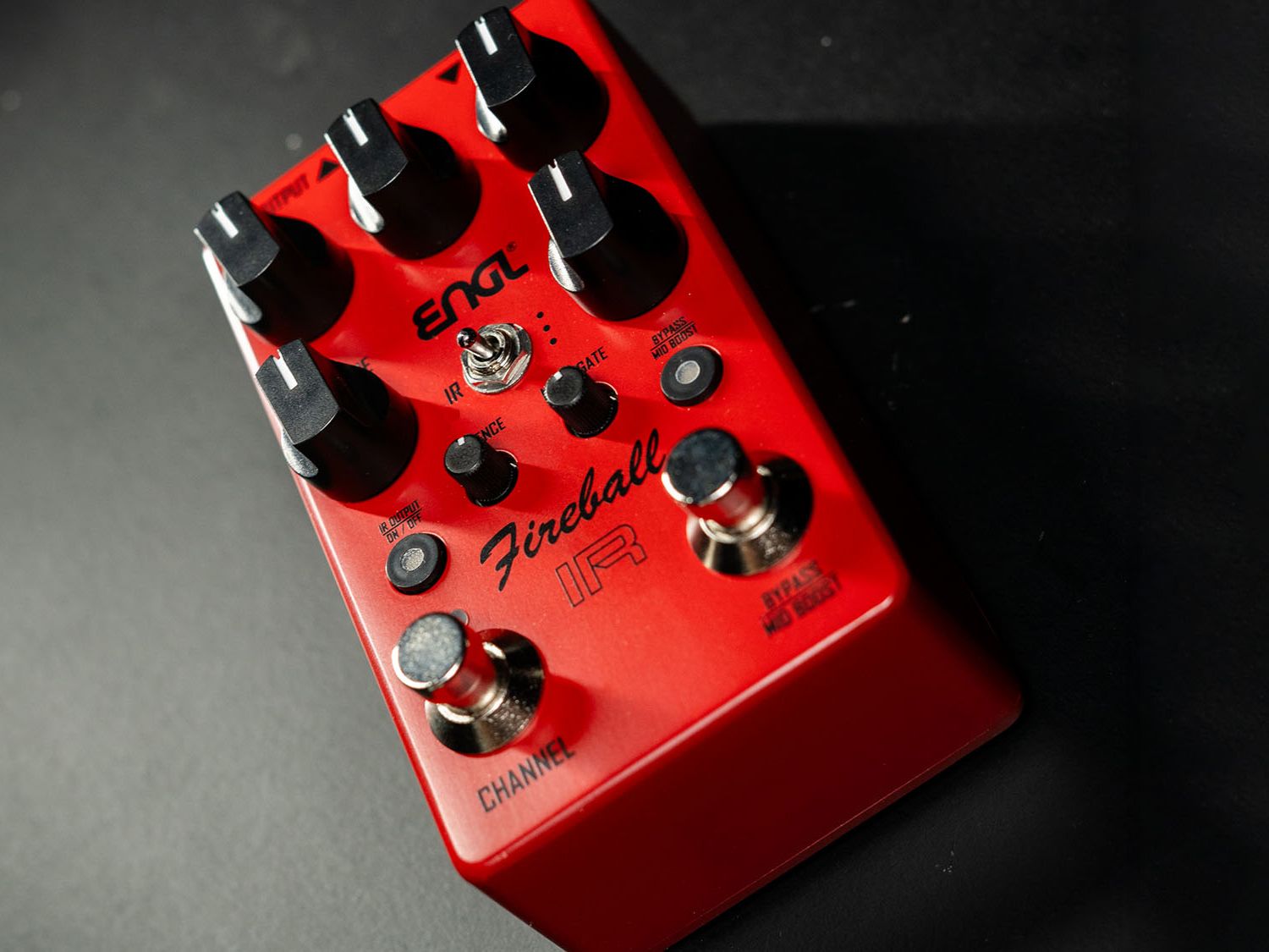 The EP635 delivers the unmistakable high-gain aggression and