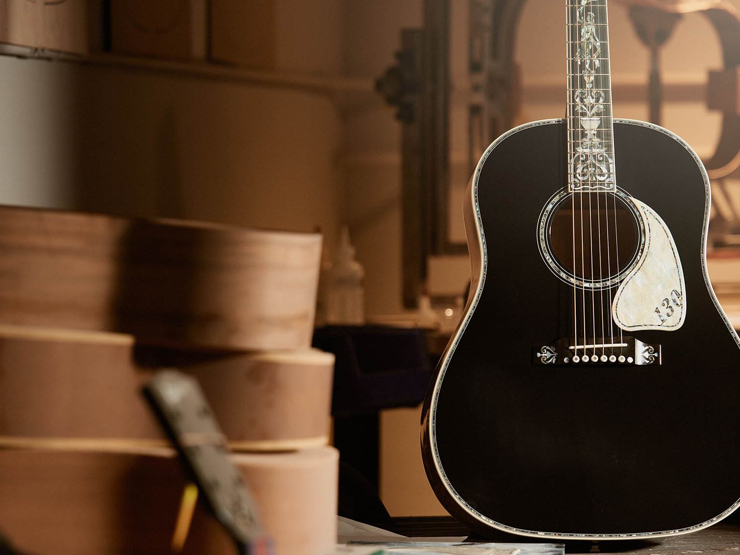 This guitar combines the classic J-45 