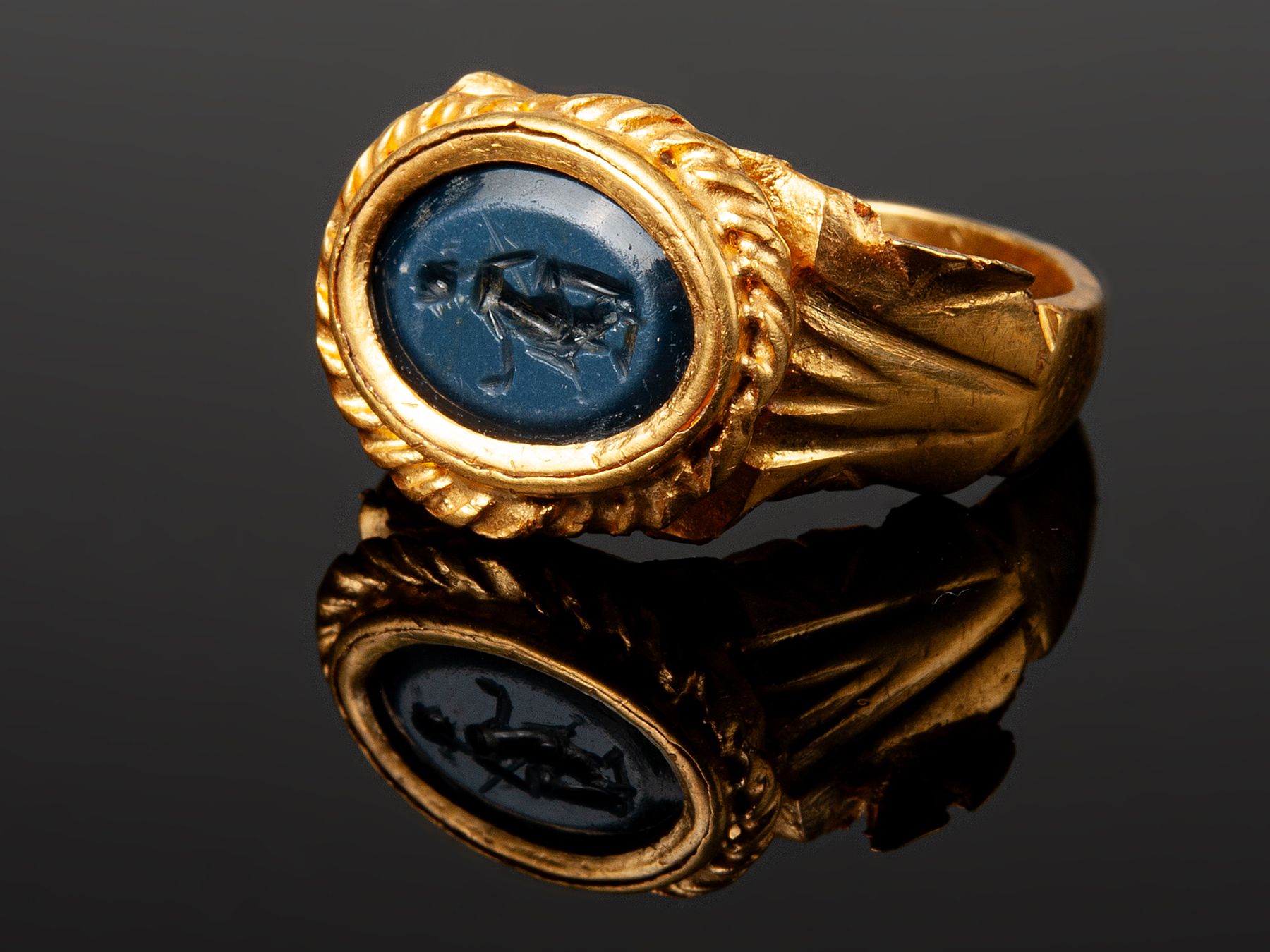 1,800-year-old gold ring with 'Venus the Victorious' carving