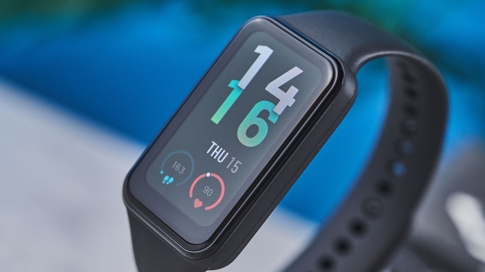 Amazfit Band 7 Smartwatch Fitness Tracker - Display AMOLED 1.47", 120+ Modalità Sport, Batteria 18 Giorni, SpO2, Alexa, Impermeabile 5 ATM