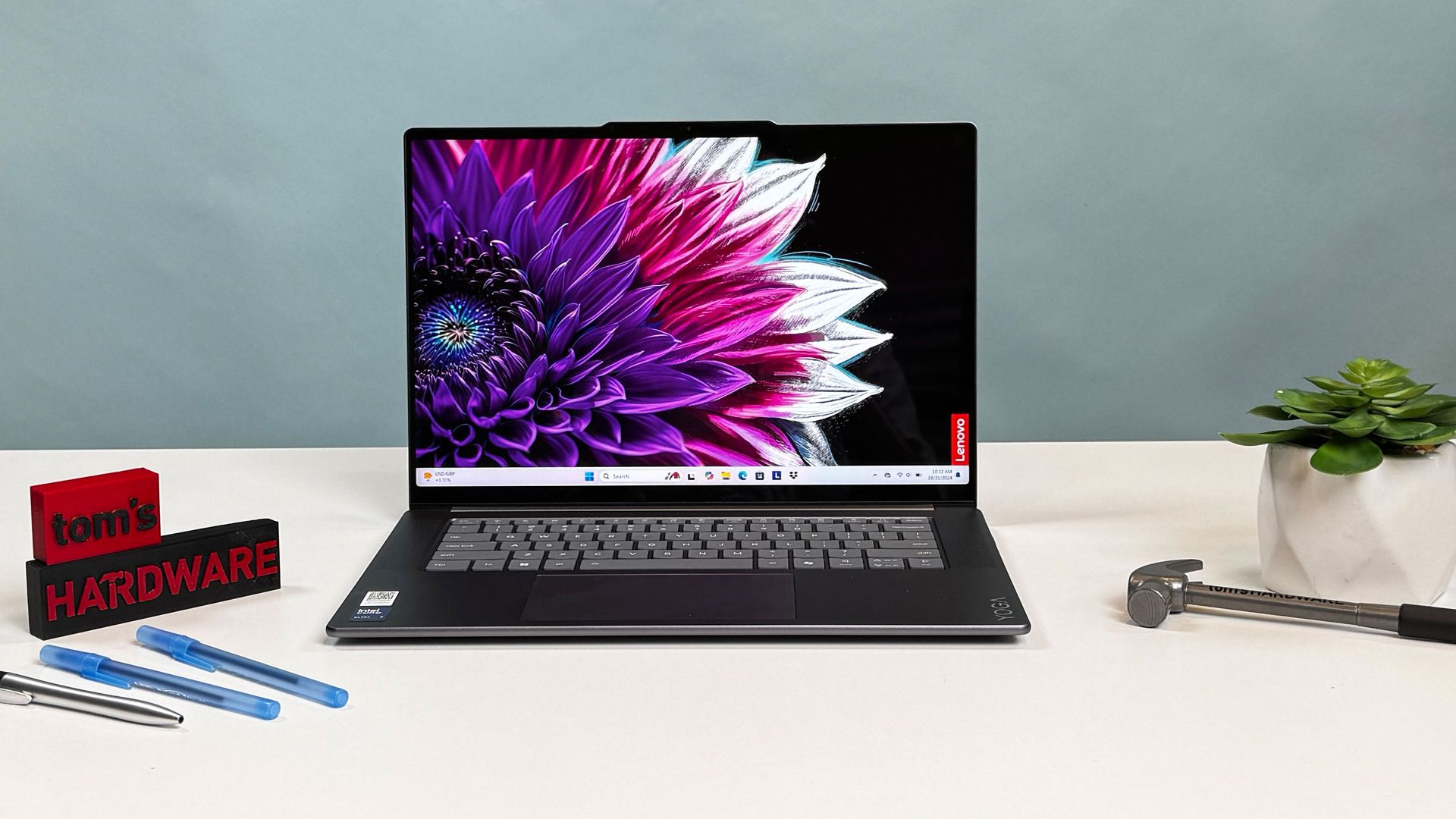 Lenovo Yoga Slim 7i Aura Edition review: The display, not Smart