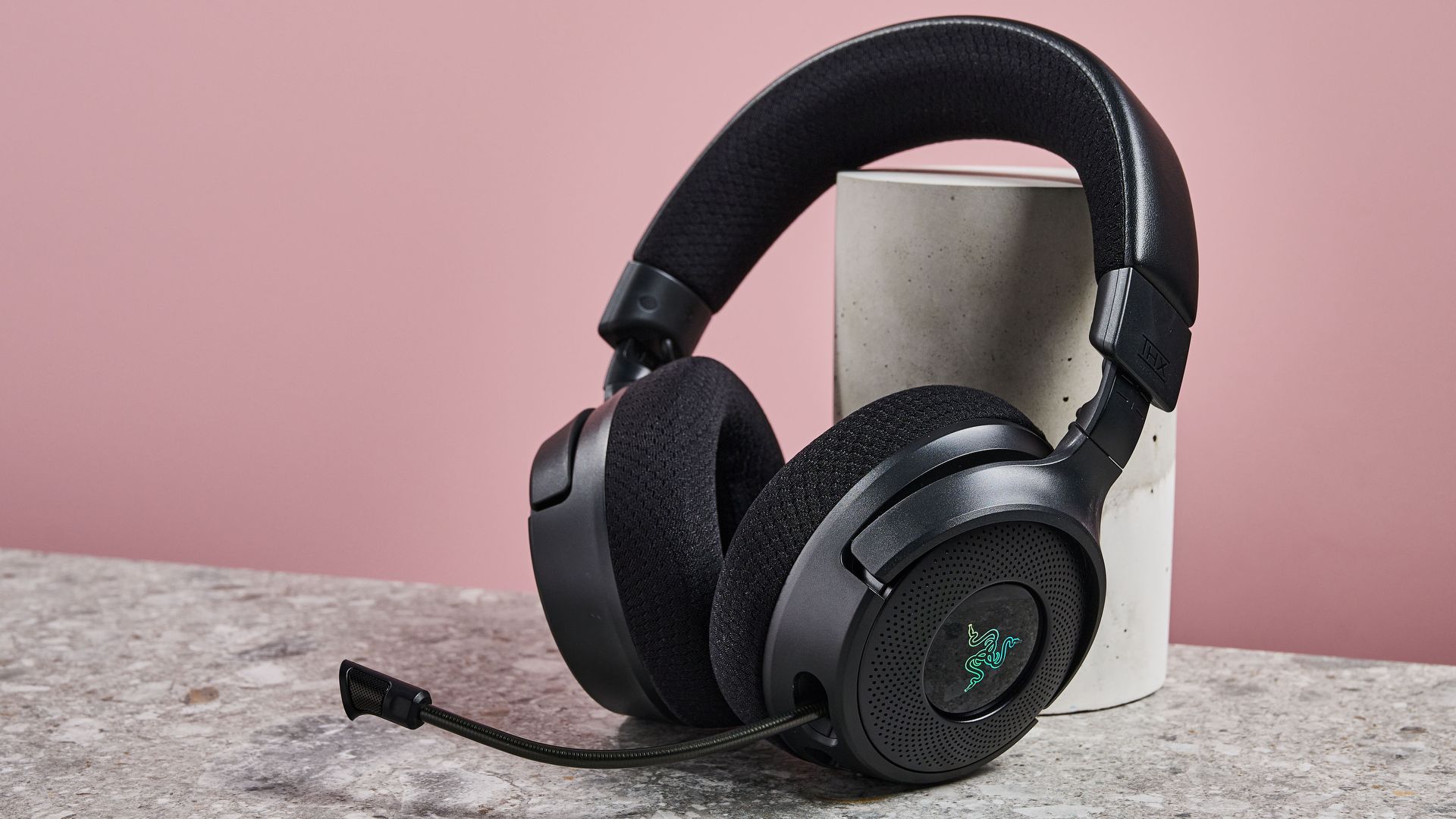 Razer Kraken V4 Pro ＆ BASE STATION V2 CH kraken-v4-pro-base-station-