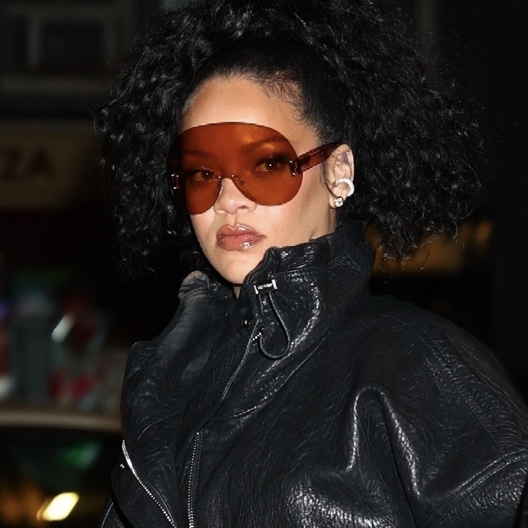 ② rihanna　225 55 19 Rihanna Reimagines Sport Codes in New FENTY x PUMA Drop