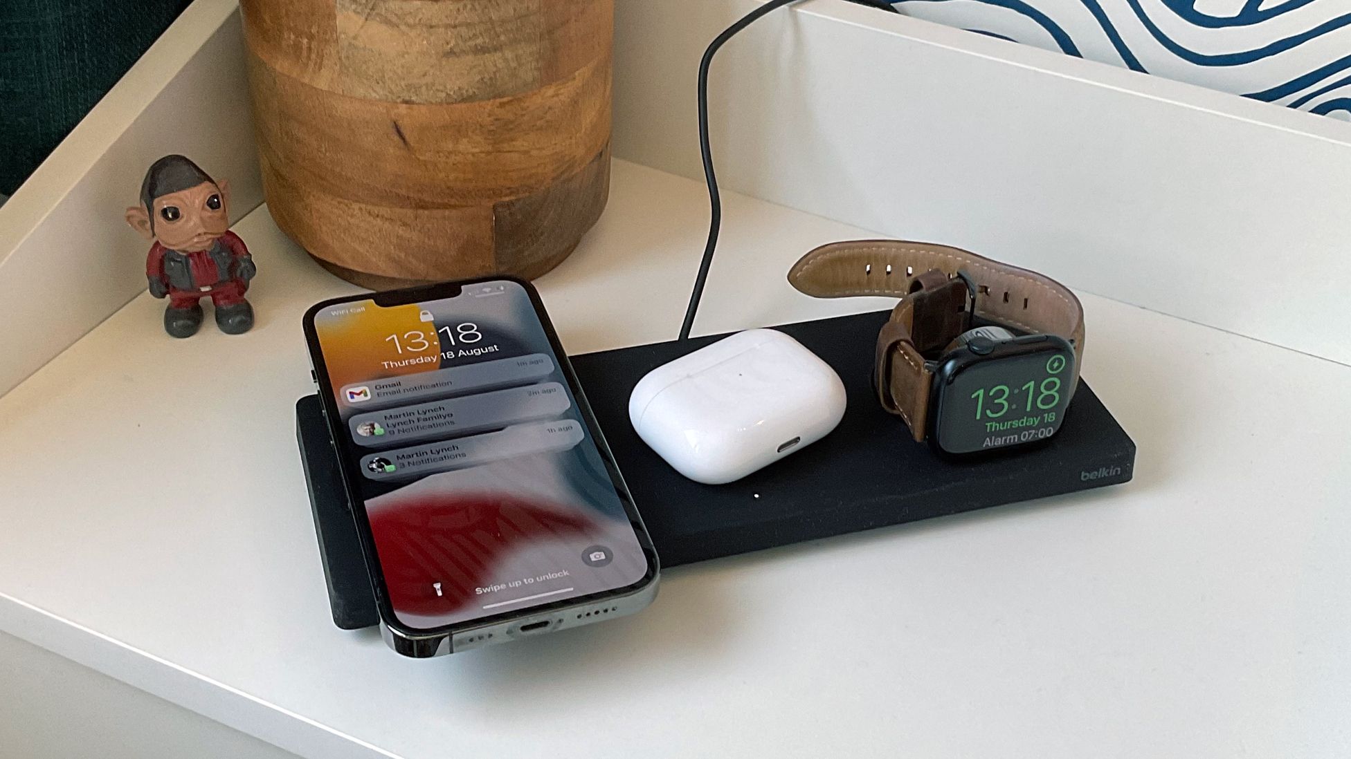 Belkin BOOST↑CHARGE™ PRO 3-in-1 Wireless Amazon.com: Belkin BoostCharge PRO 3-in-1 Wireless Charger