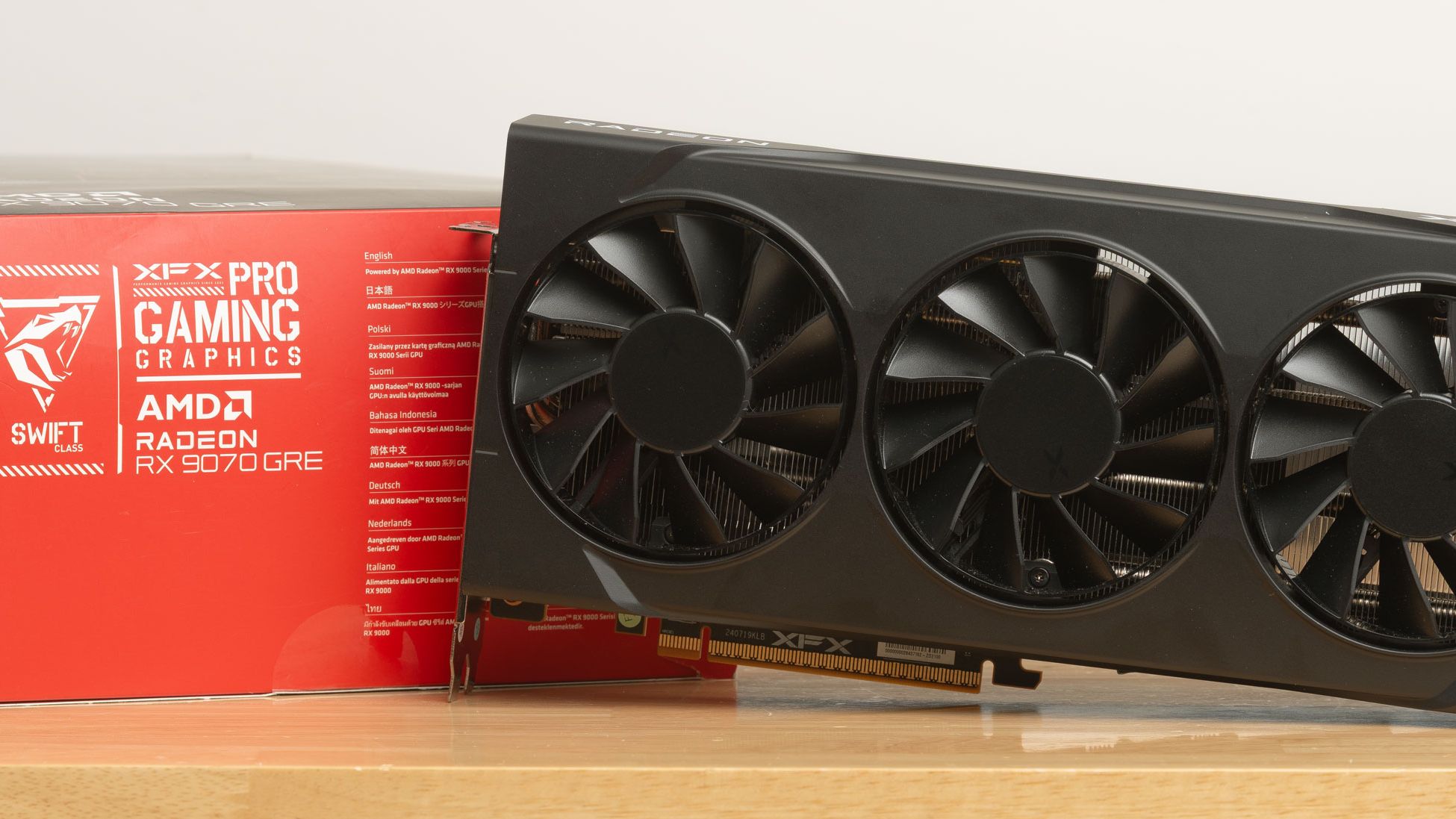 jm様　　7点 A quick look at the XFX Swift Radeon RX 9070 GRE - AMD Radeon RX