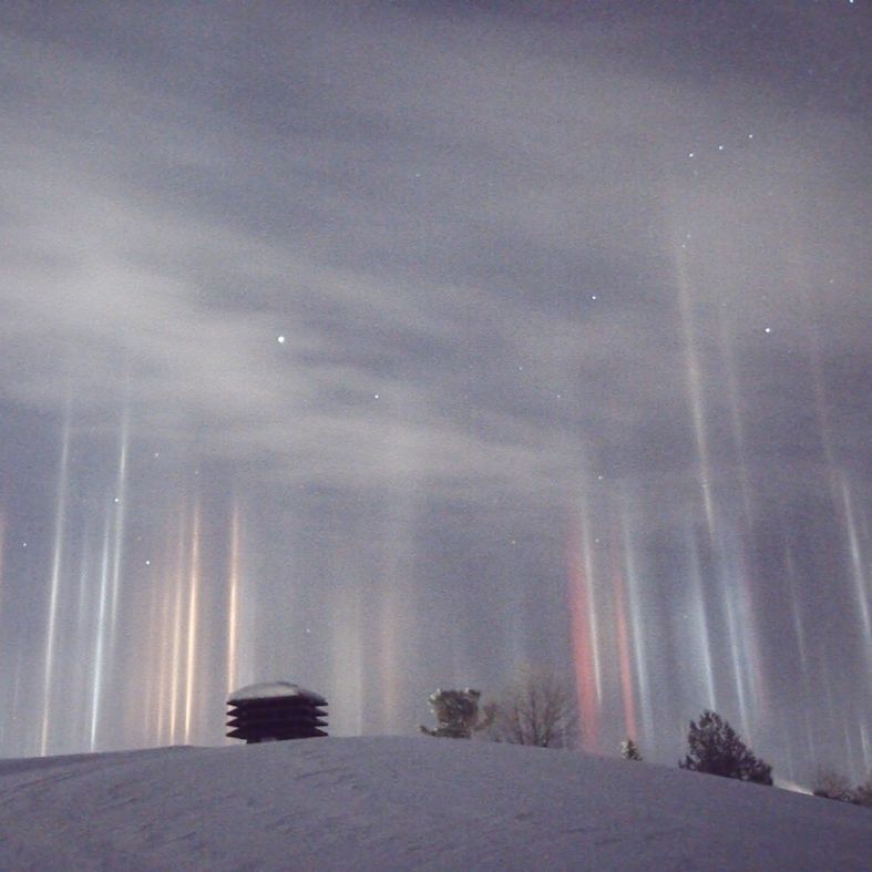 Not Aliens: Brilliant Light Pillars Appear Over Canada | Live Science