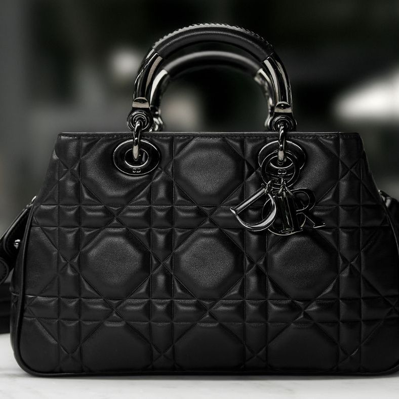Christian Dior LADY 95.22 スモール ブラック CHRISTIAN DIOR Calfskin Cannage Small The Lady 95.22 Black