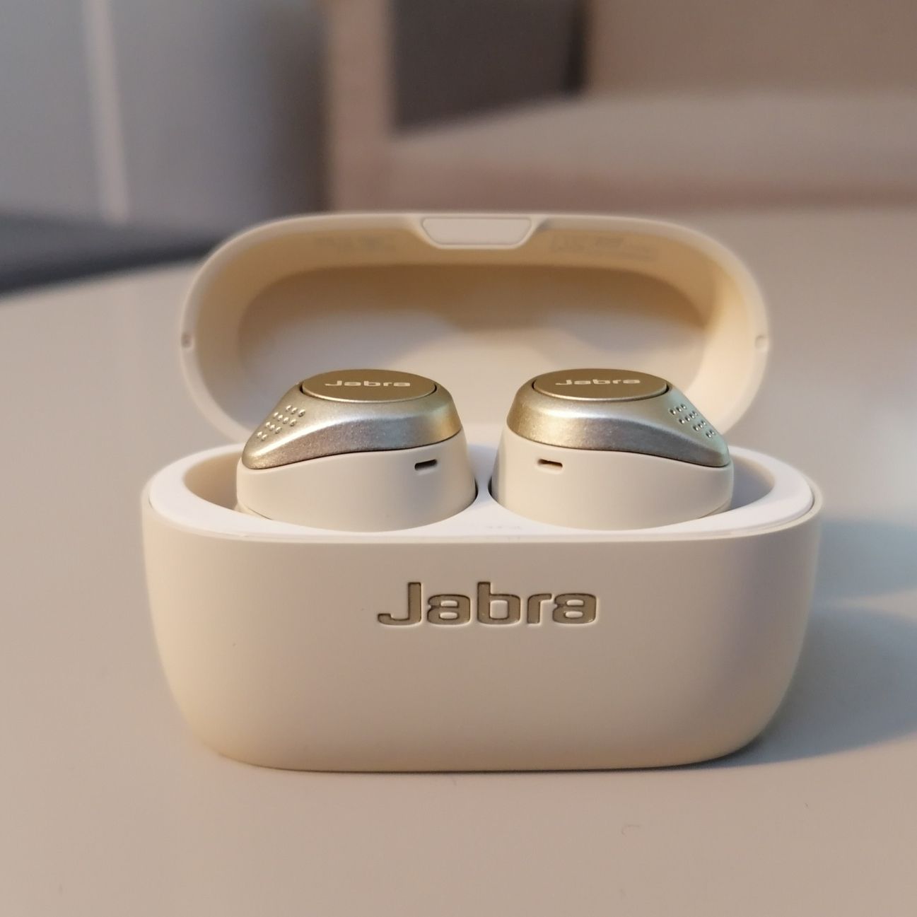 パリ子　Jabra Elite 75t Gold Amazon.com: Jabra Elite 75t – True Wireless Earbuds with