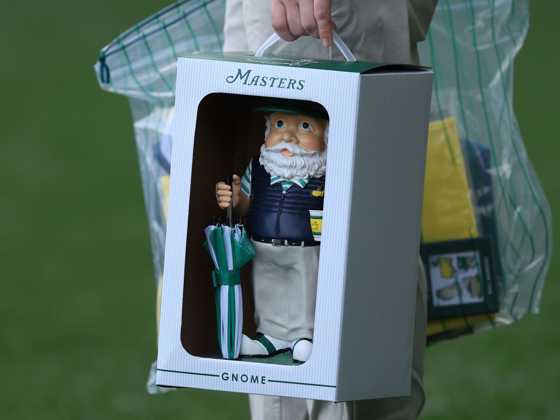 Lupin　Masters Gnome 、キャップ、貯金箱3点セット Masters Gnome Set To Sell At Auction For Eye-Watering $20k+ | Golf