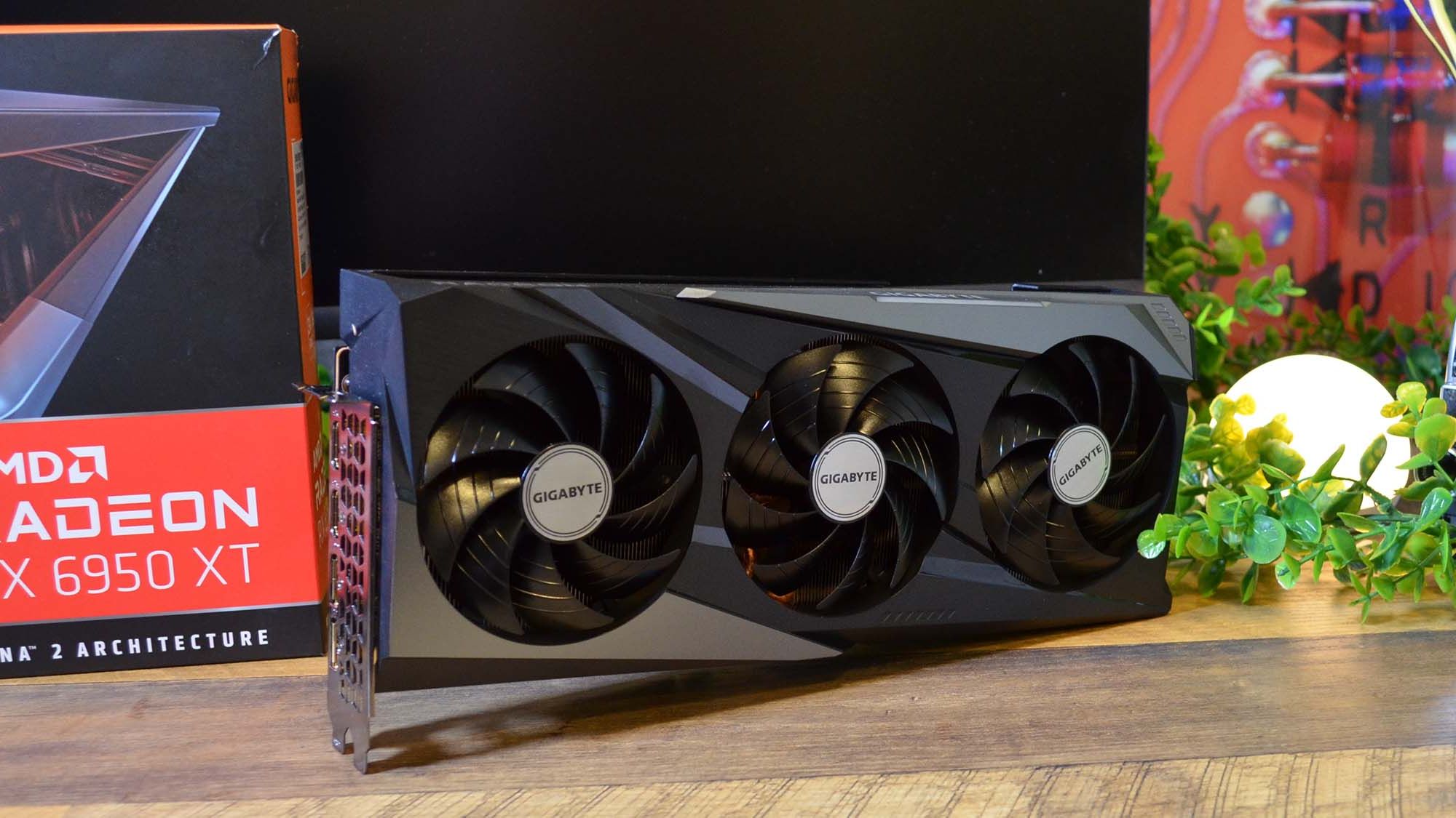 AMD Radeon RX 6950 XT（VRAM16GBモデル） Radeon™ RX 6950 XT GAMING OC 16G Key Features | Graphics