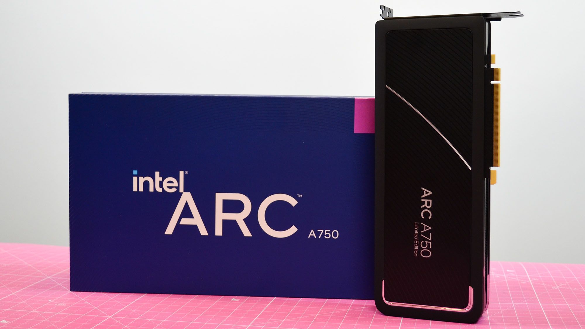 美品 Intel ARC A750 Limited Edition Intel® Arc™ Graphics – A750 Limited Edition – Intel Gaming