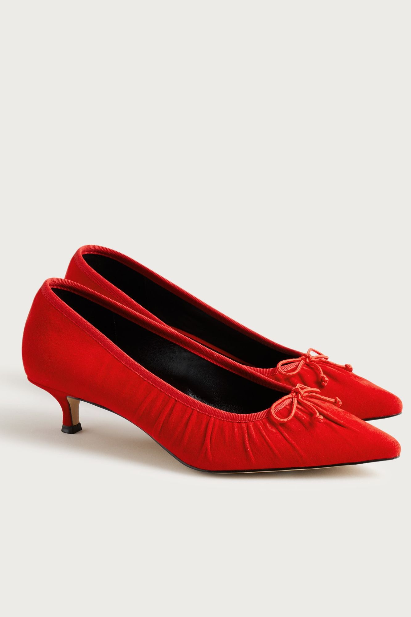 Robin Ruched Pumps in Suede