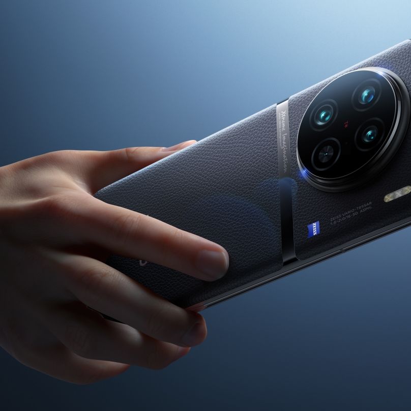 The Vivo X90 Pro is going global to challenge the Samsung Galaxy