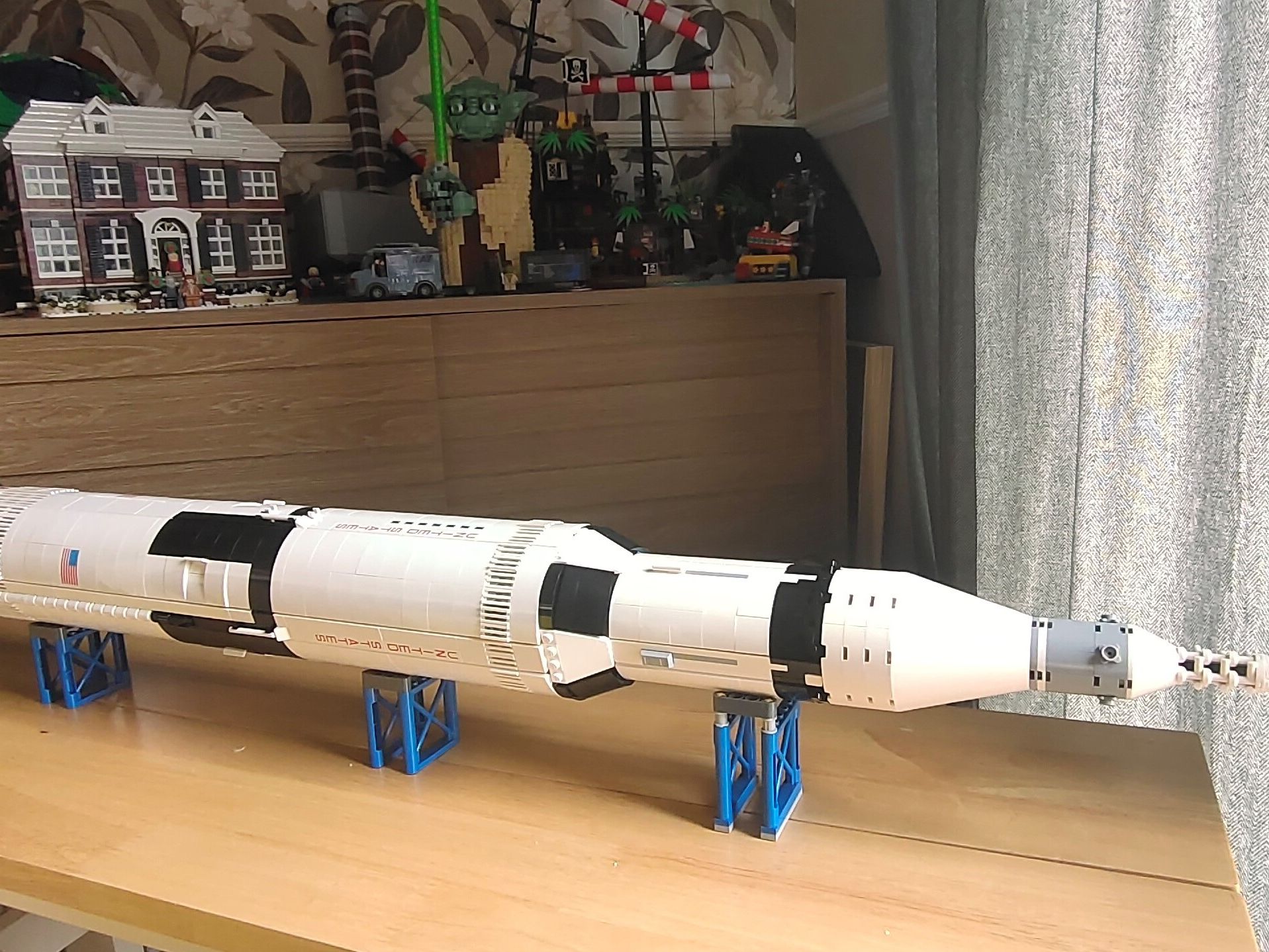 Lego NASA Apollo Saturn V Review | Space