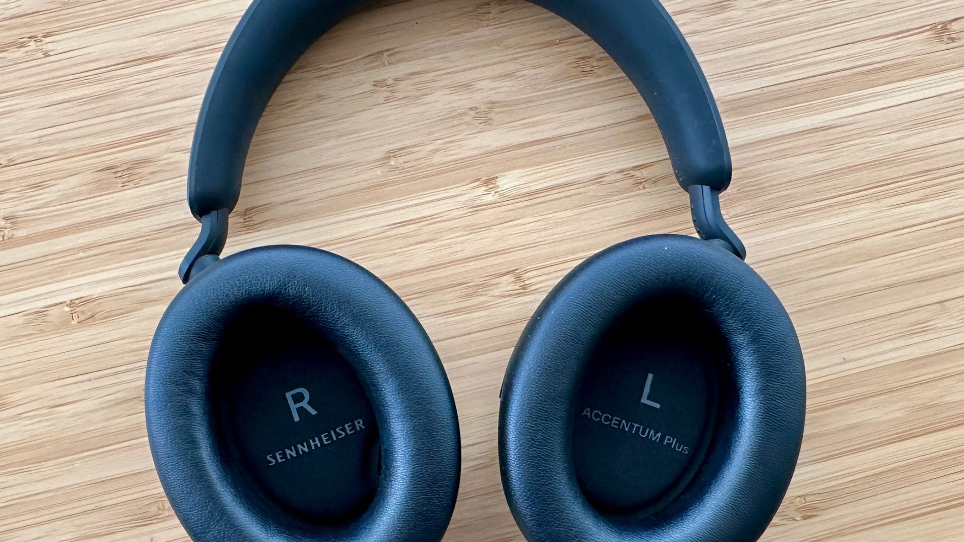 Amazon.com: Sennheiser ACCENTUM Plus Wireless Bluetooth